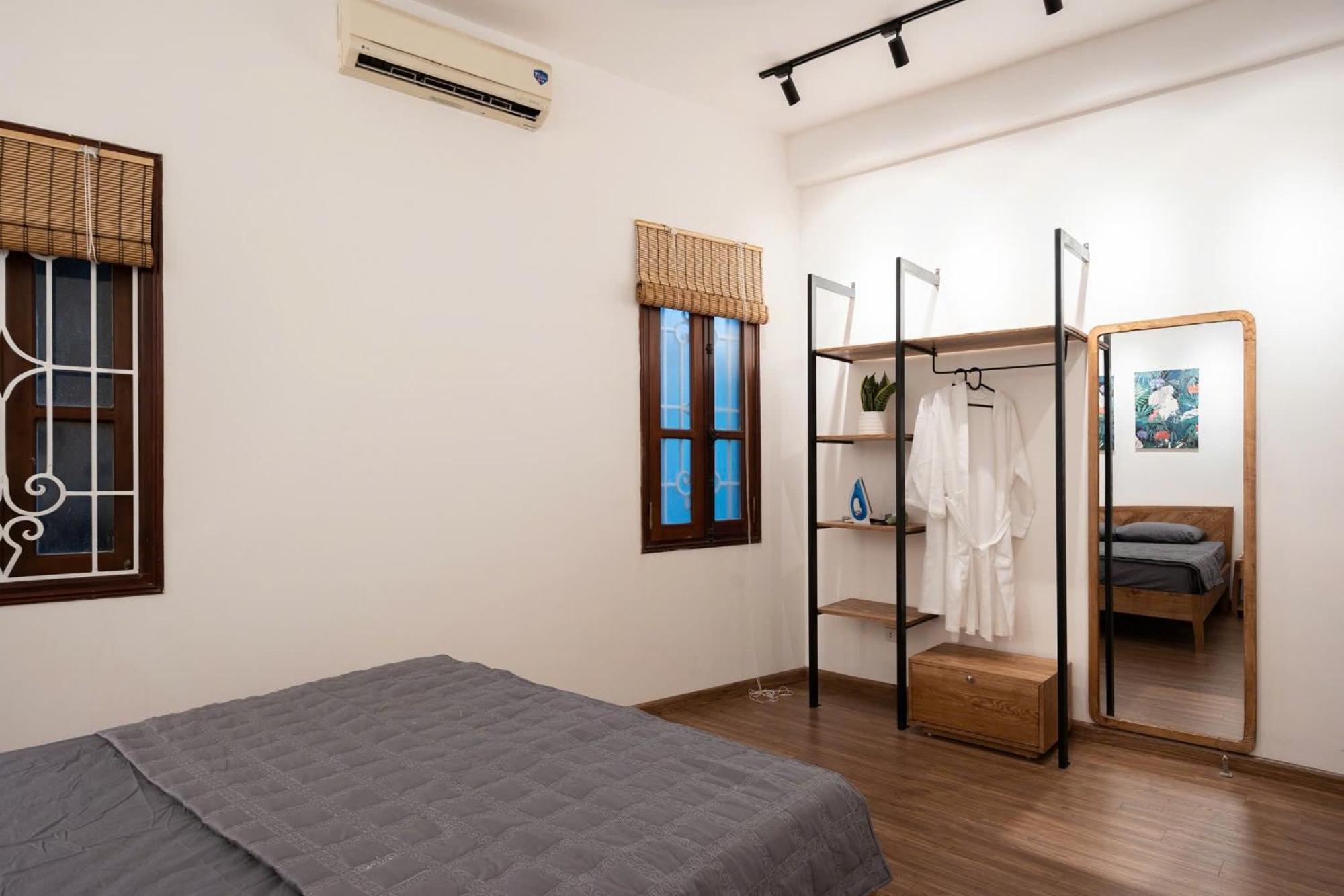 Sunny Building In Old Quarter-lift Access-washer-train Street * Hà Nội
