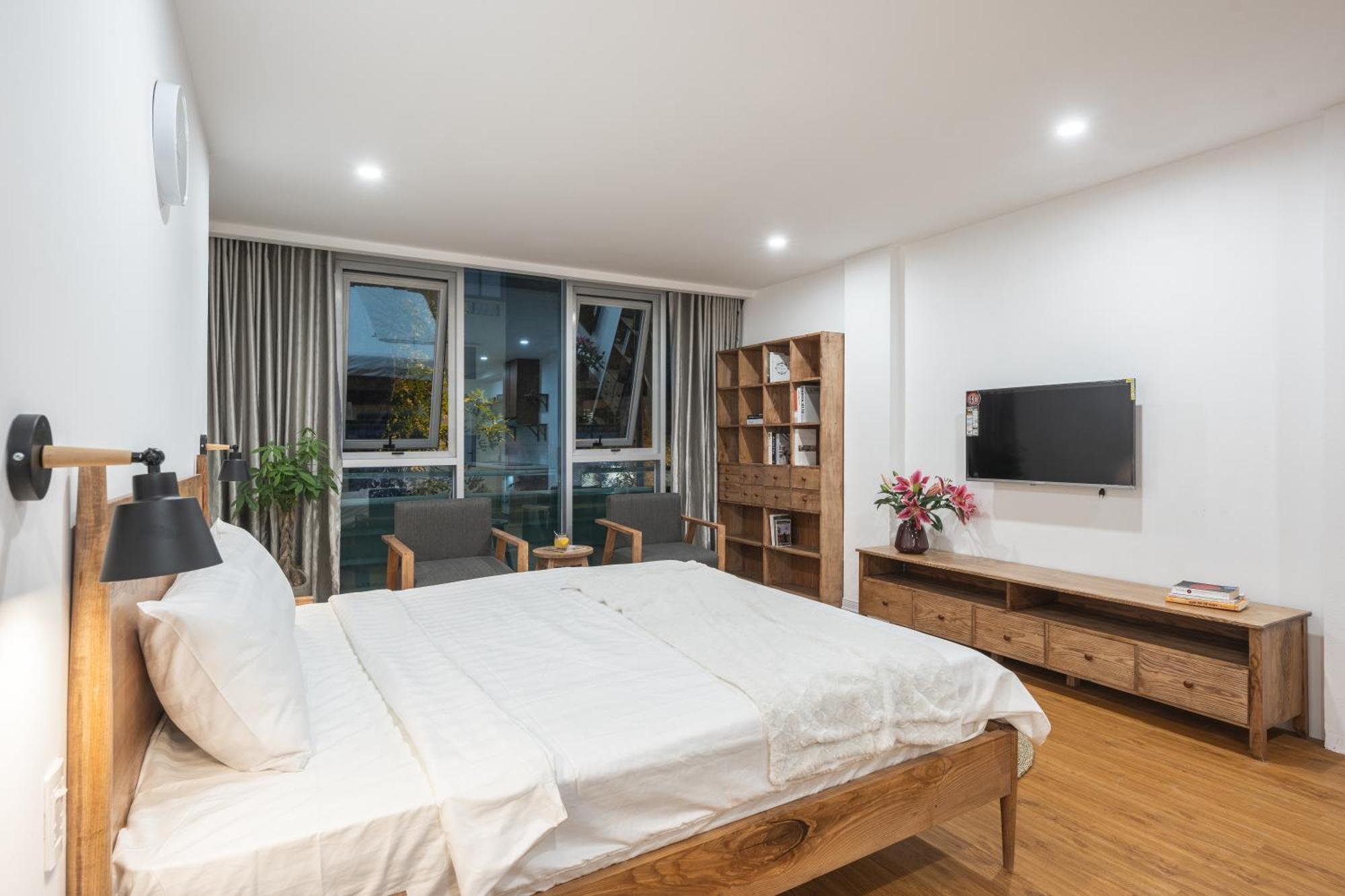 Sunny Building In Old Quarter-lift Access-washer-train Street Apartment Hanoi
