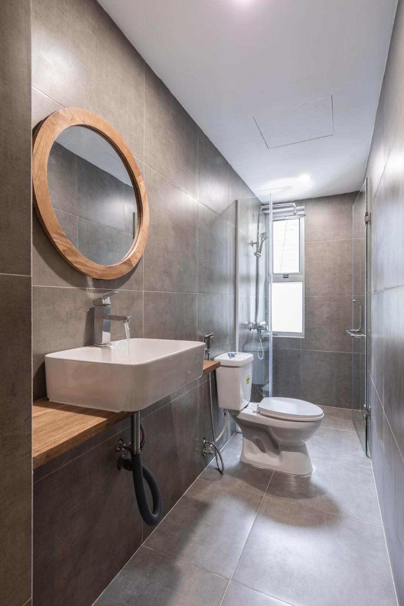 Sunny Building In Old Quarter-lift Access-washer-train Street Apartment Hanoi